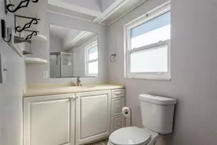 819 10th St SW, Largo, FL 33770 - Photo 23