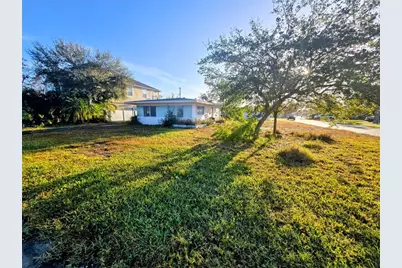 568 Trade Winds Drive, Dunedin, FL 34698 - Photo 1