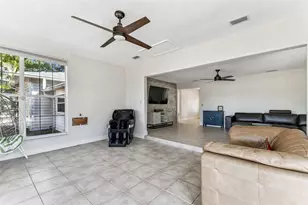 12902 N Howard Ave, Tampa, FL 33612 - Photo 15