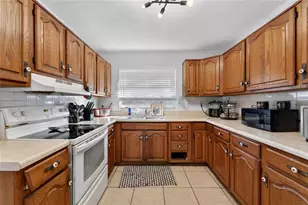 5230 45th Ave N, Saint Petersburg, FL 33709 - Photo 13