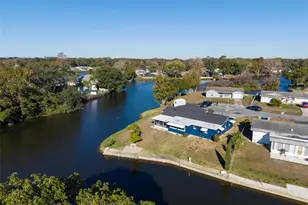 7230 Bradshaw Dr, New Port Richey, FL 34653 - Photo 9