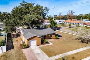 2401 Devonwoode Pl, Seffner, FL 33584 - Photo 37