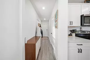 9278 Rally Spring Loop, Wesley Chapel, FL 33545 - Photo 3