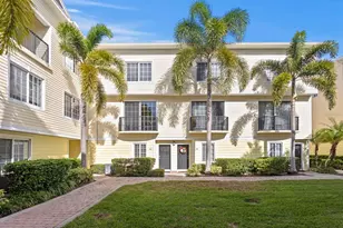 9817 Meadow Field Cir, Tampa, FL 33626 - Photo 3