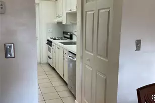 5925 Terrace Park Dr N, Saint Petersburg, FL 33709 - Photo 17