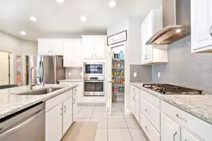 12981 Burns Dr, Odessa, FL 33556 - Photo 7