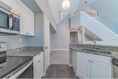 9028 Lake Chase Island Way, Tampa, FL 33626 - Photo 11