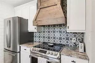 704 W Fribley St, Tampa, FL 33603 - Photo 11