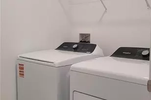 2919 Gardiner Ln, Zephyrhills, FL 33541 - Photo 11