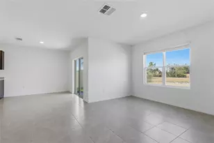 2919 Gardiner Ln, Zephyrhills, FL 33541 - Photo 13