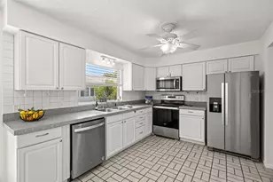 834 Cambridge Ct, Dunedin, FL 34698 - Photo 9