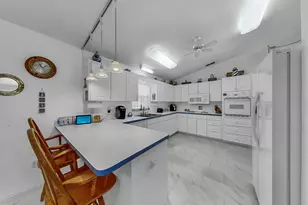 914 Woodland Dr, Seffner, FL 33584 - Photo 21