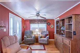 6109 Creston St, Zephyrhills, FL 33542 - Photo 15