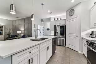 32813 Sand Creek Dr, Wesley Chapel, FL 33543 - Photo 11