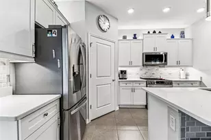 32813 Sand Creek Dr, Wesley Chapel, FL 33543 - Photo 9