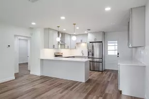 781 40th Ave NE, Saint Petersburg, FL 33703 - Photo 7