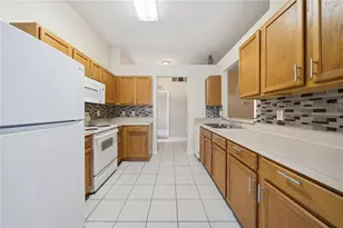 30525 Lanesborough Cir, Wesley Chapel, FL 33543 - Photo 7