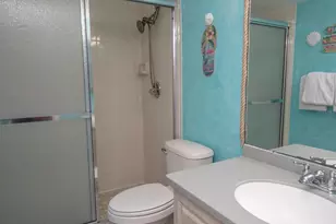 7564 Bayshore Dr, Treasure Island, FL 33706 - Photo 15