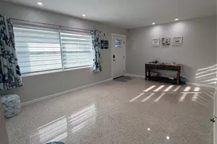 87 Oakwood Dr, Dunedin, FL 34698 - Photo 9