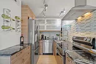 5215 Coquina Key Dr SE, Saint Petersburg, FL 33705 - Photo 11