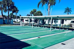 7901 40th Ave N, Saint Petersburg, FL 33709 - Photo 15