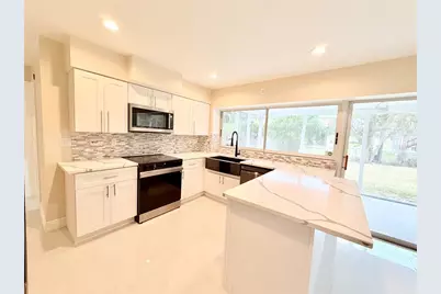 4866 Huntington Street NE, Saint Petersburg, FL 33703 - Photo 13