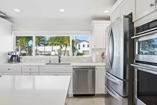 1028 79th St S, Saint Petersburg, FL 33707 - Photo 17