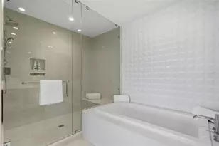 301 1st St S, Saint Petersburg, FL 33701 - Photo 19