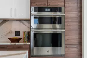 301 1st St S, Saint Petersburg, FL 33701 - Photo 43