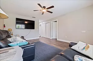 935 47th Ave N, Saint Petersburg, FL 33703 - Photo 5