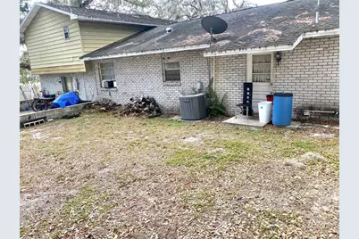8301 N River Oaks Court, Tampa, FL 33617 - Photo 11