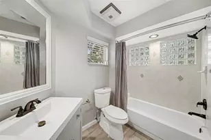 15811 Sanctuary Dr, Tampa, FL 33647 - Photo 39