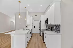 1740 Lakeview Village Dr, Brandon, FL 33510 - Photo 17