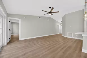 1740 Lakeview Village Dr, Brandon, FL 33510 - Photo 25