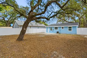 8206 N Hillsborough Ln, Tampa, FL 33604 - Photo 15