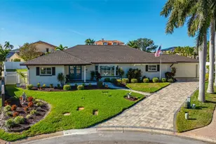 1101 80th St Ct S, Saint Petersburg, FL 33707 - Photo 1