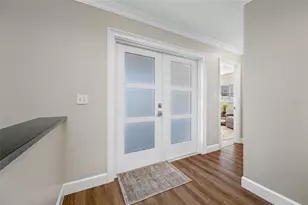 1101 80th St Ct S, Saint Petersburg, FL 33707 - Photo 7