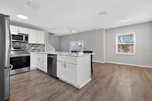 4362 Tyler Cir N, Saint Petersburg, FL 33709 - Photo 5