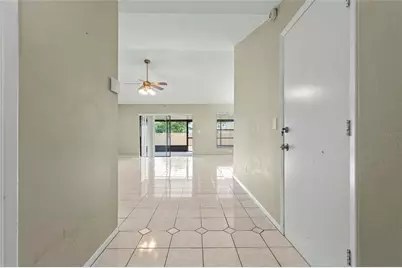 5002 Pennsbury Drive, Tampa, FL 33624 - Photo 5