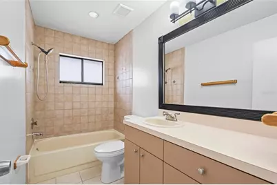 5002 Pennsbury Drive, Tampa, FL 33624 - Photo 17