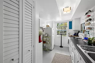 300 Clyde Ln, Dunedin, FL 34698 - Photo 5