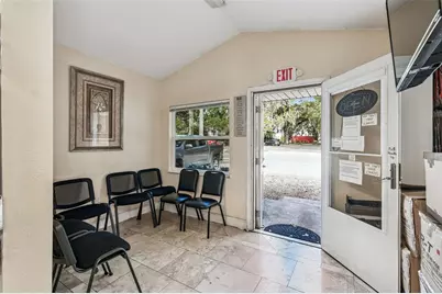 109 E Robertson Street, Brandon, FL 33511 - Photo 21
