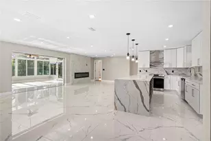 1992 Arvis Cir E, Clearwater, FL 33764 - Photo 9