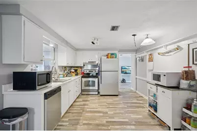 907 S Florida Avenue, Tarpon Springs, FL 34689 - Photo 15