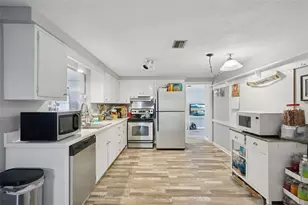 907 S Florida Ave, Tarpon Springs, FL 34689 - Photo 15