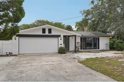 907 S Florida Avenue, Tarpon Springs, FL 34689 - Photo 1