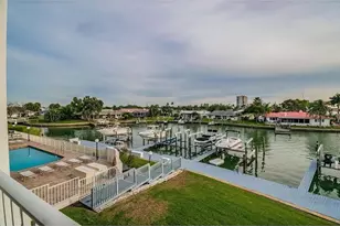 610 Island Way, Clearwater Beach, FL 33767 - Photo 15