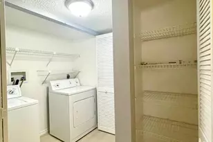 2682 Sabal Springs Cir, Clearwater, FL 33761 - Photo 23