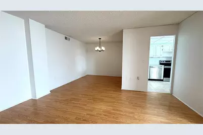 1900 68th Street N #106, Saint Petersburg, FL 33710 - Photo 5