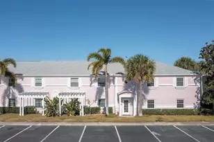 215 Sea Horse Dr SE, Saint Petersburg, FL 33705 - Photo 1
